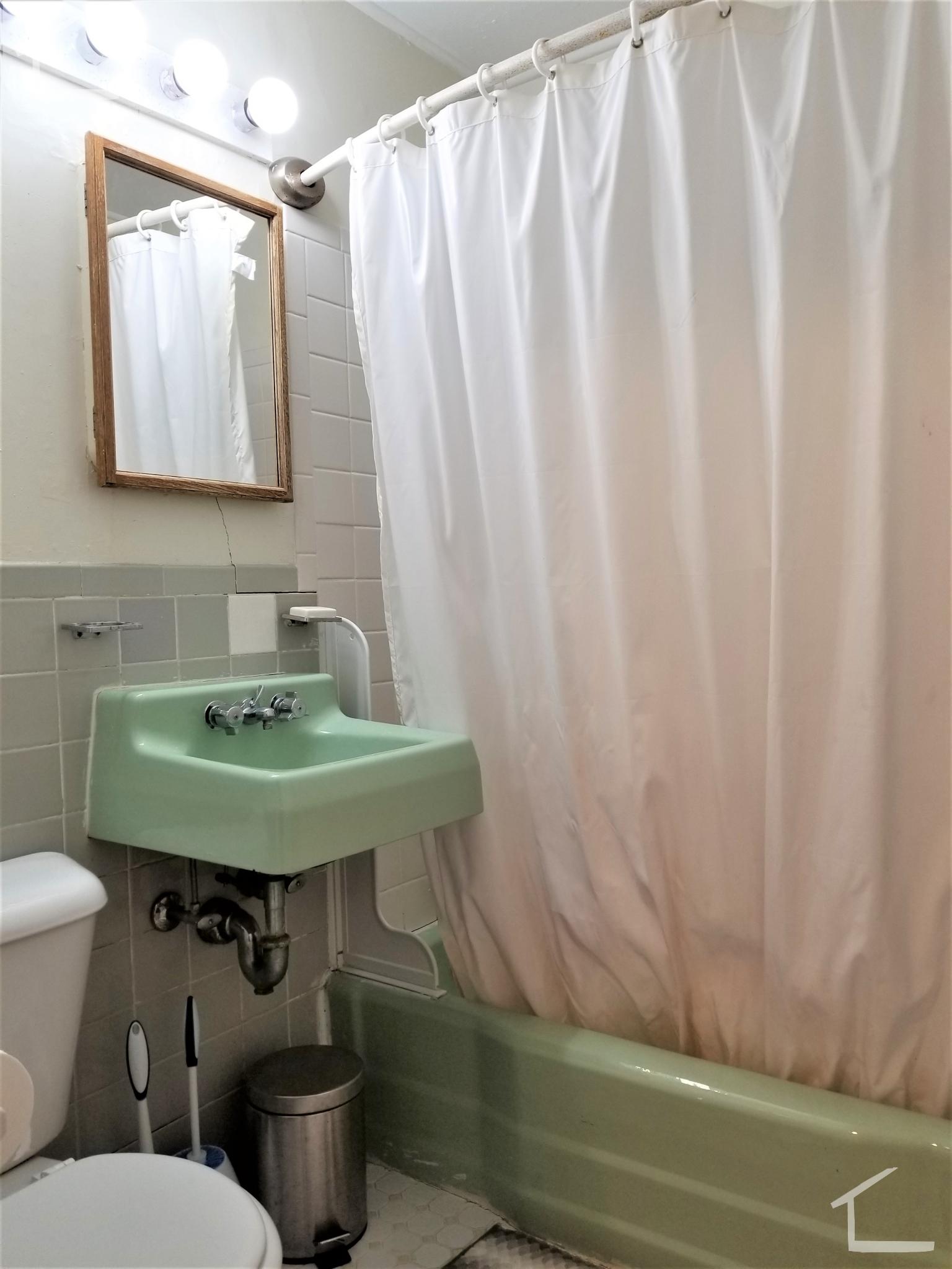 41 Bay State Rd, Fenway