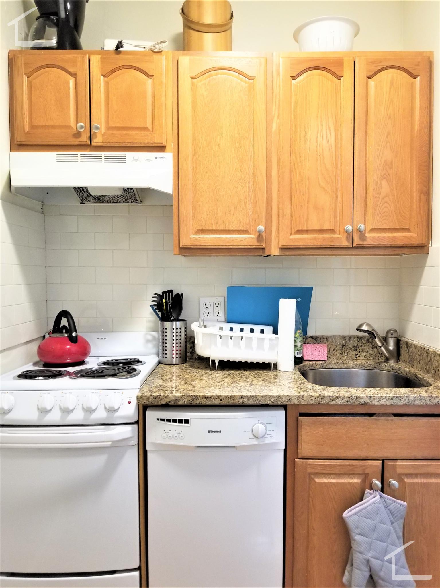 41 Bay State Rd, Fenway