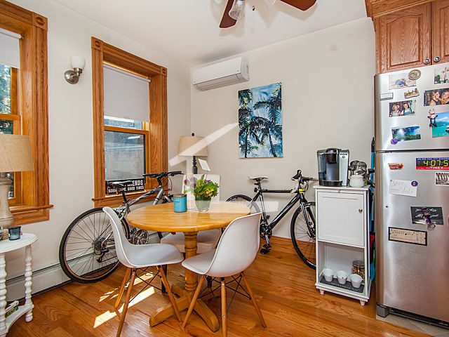 137 Charles St, Beacon Hill