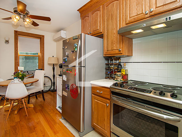 137 Charles St, Beacon Hill