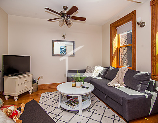 137 Charles St, Beacon Hill