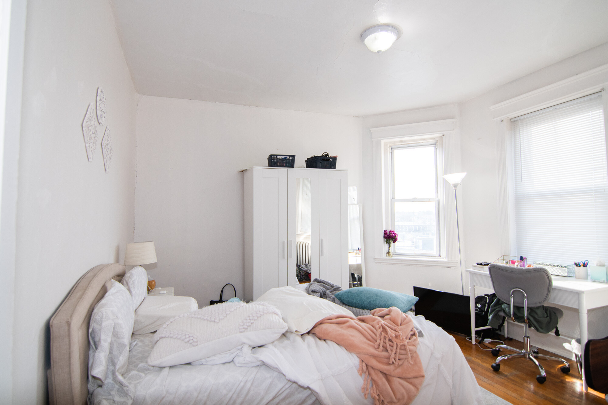 3 bed, 1 bath apartment for rent at 48 Brighton Ave Unit 33, Allston — photo 5 of 7