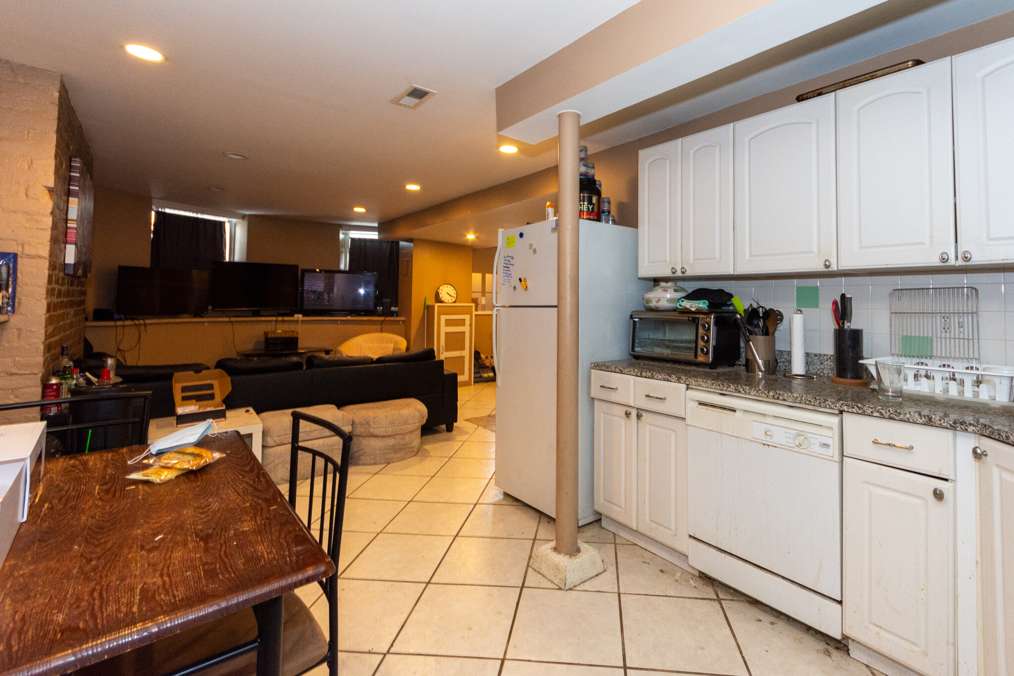 8 Saint Lukes Rd, Allston