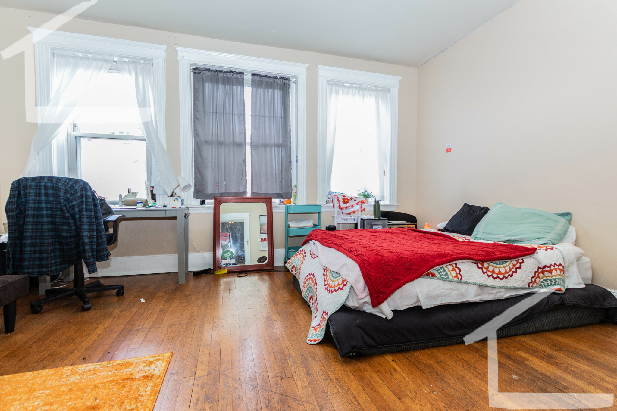 32 Park Vale Ave, Allston