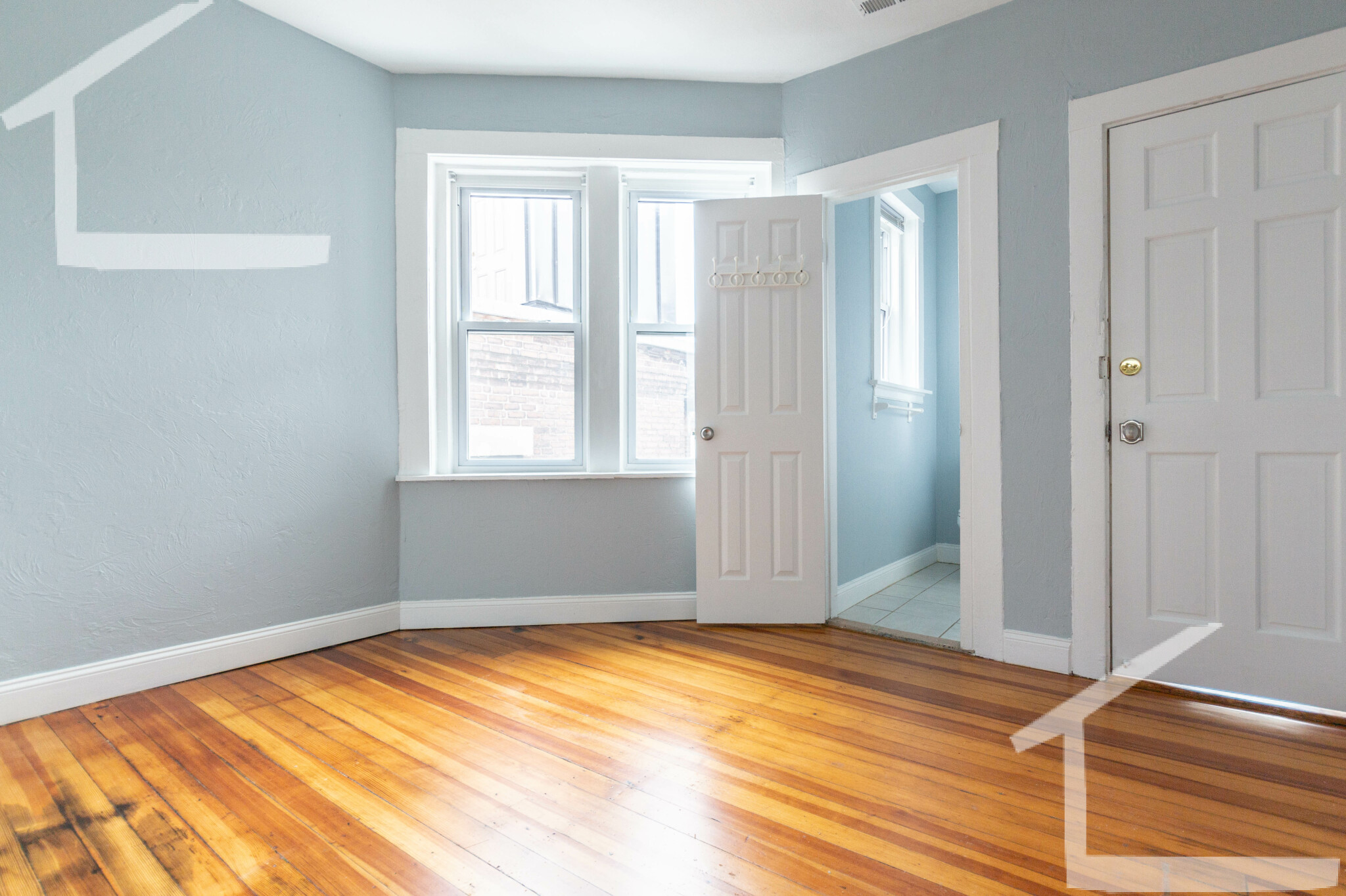4 bed, 1.5 bath apartment for rent at 43 Boulevard Ter Unit 3, Allston — photo 4 of 13