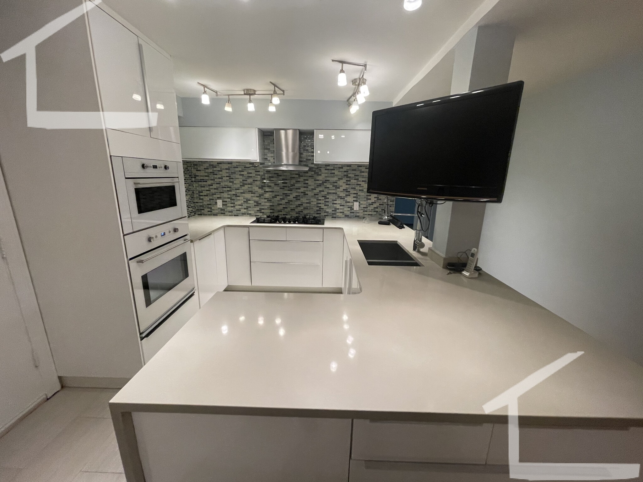 57 Broadlawn Park, Chestnut Hill