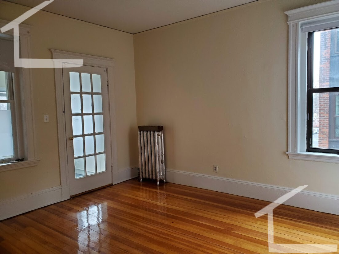 143 Freeman St, Coolidge Corner