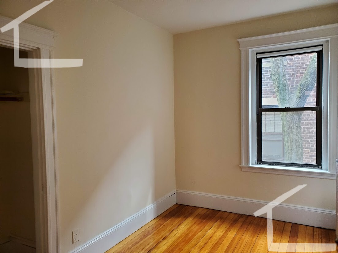 143 Freeman St, Coolidge Corner