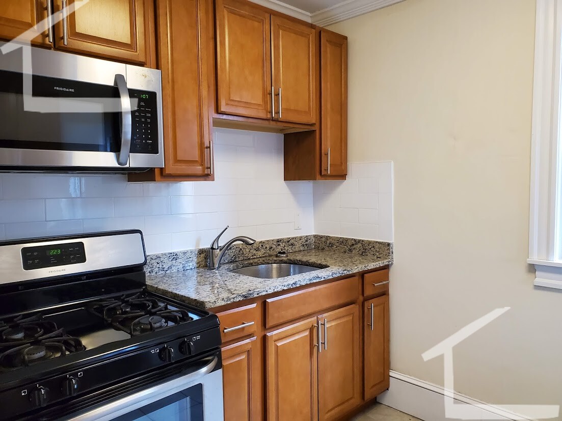 143 Freeman St, Coolidge Corner