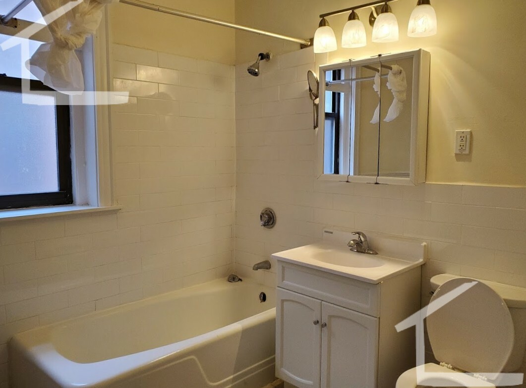 143 Freeman St, Coolidge Corner