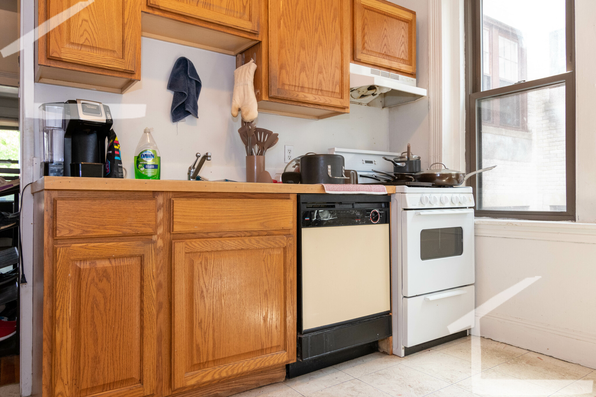 35 Mount Hood Rd, Brighton