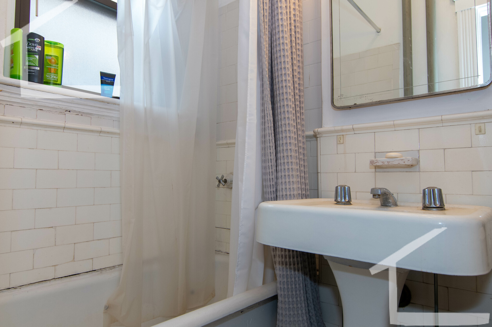 35 Mount Hood Rd, Brighton