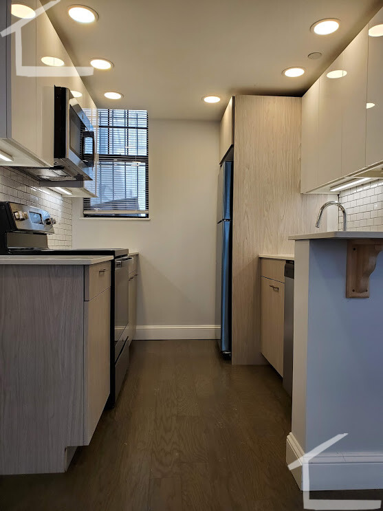 120 Peterborough St, Fenway