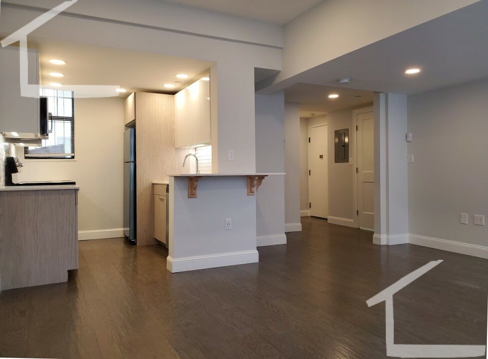 120 Peterborough St, Fenway