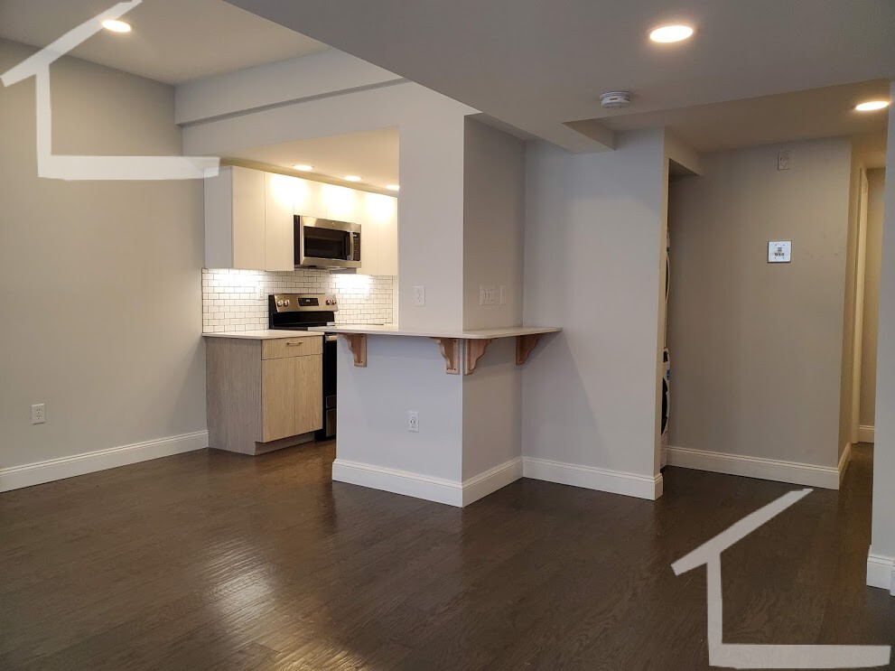 120 Peterborough St, Fenway