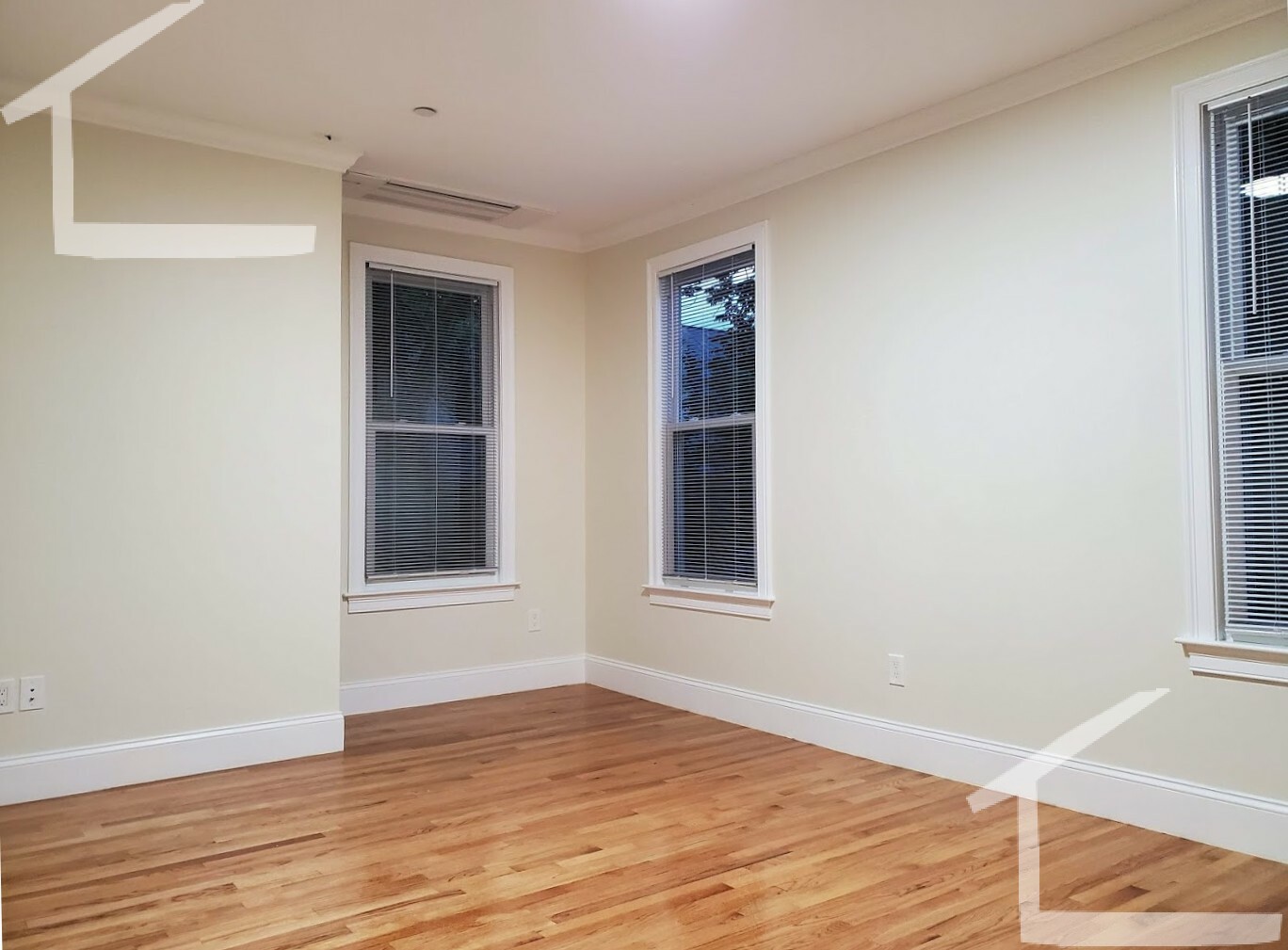 12 Harris St, Coolidge Corner