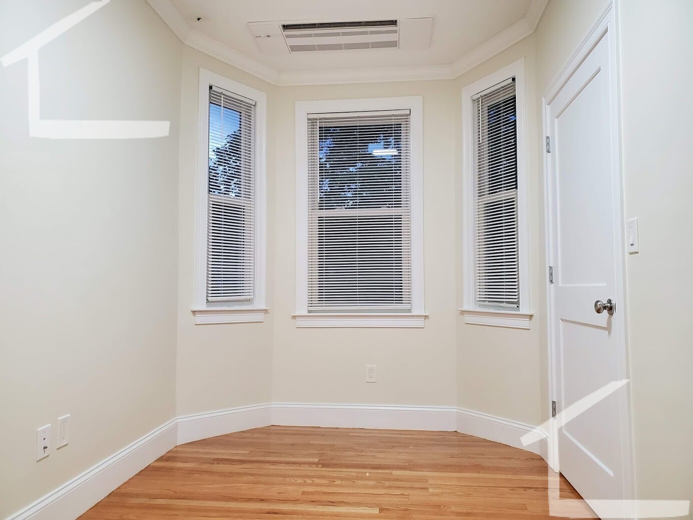 12 Harris St, Coolidge Corner