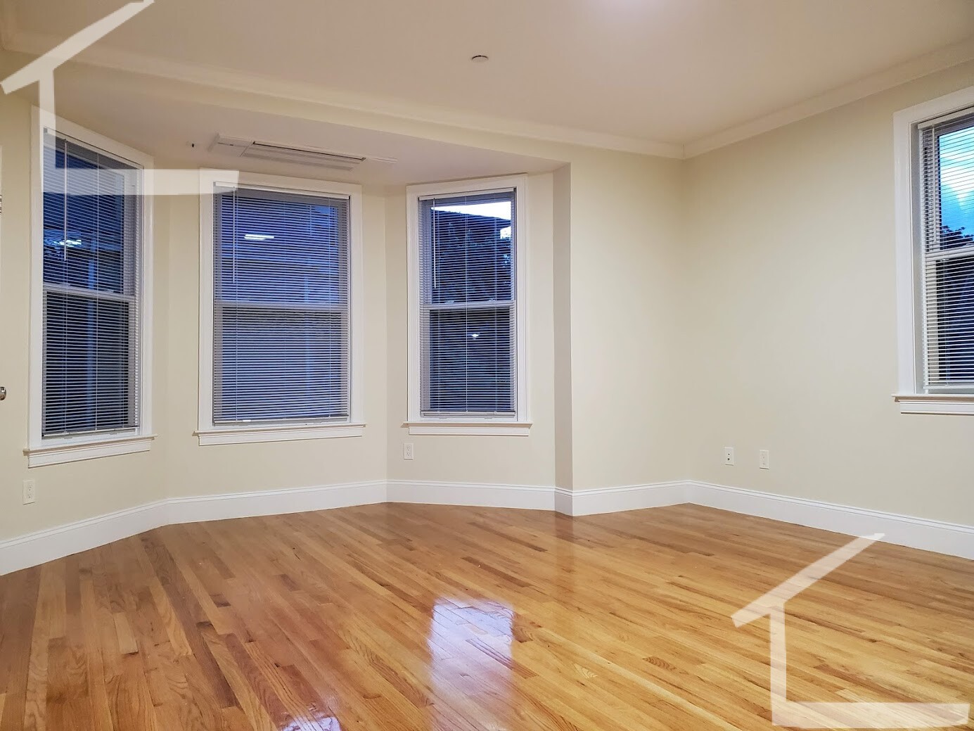 12 Harris St, Coolidge Corner