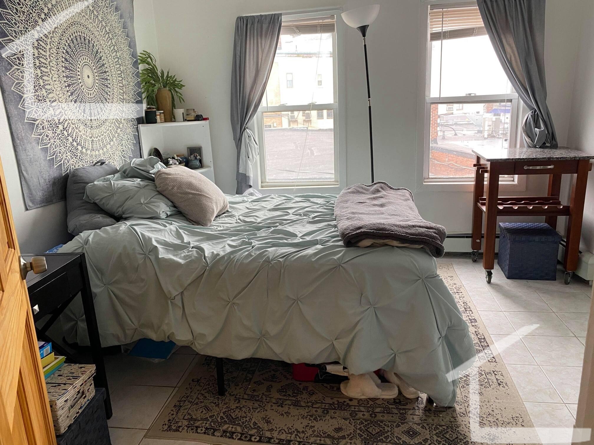 8 Starr Ln, Roslindale