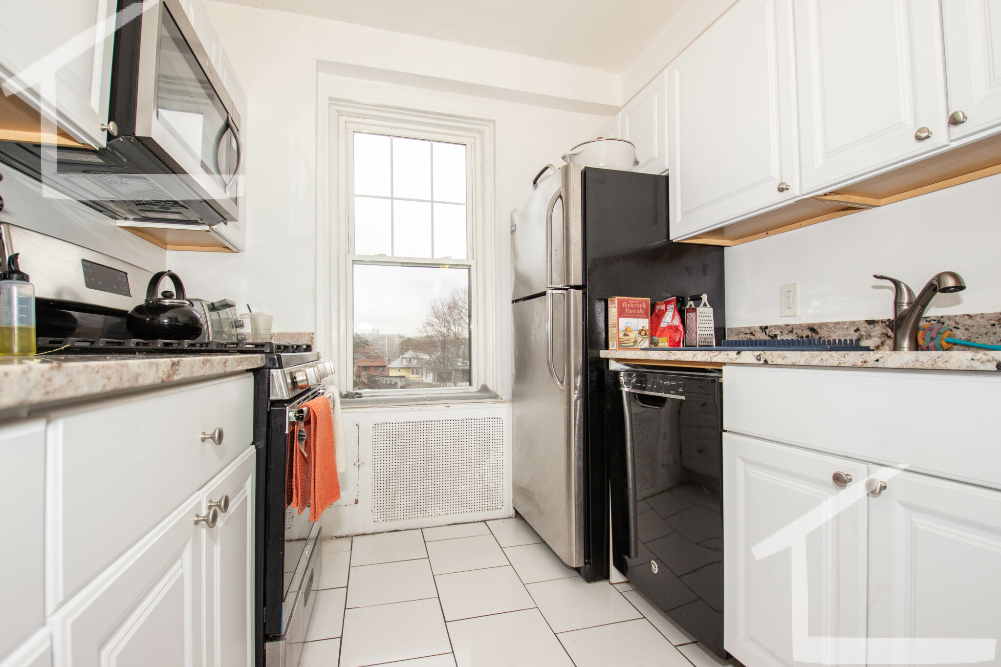 2001 Commonwealth Ave, Brighton