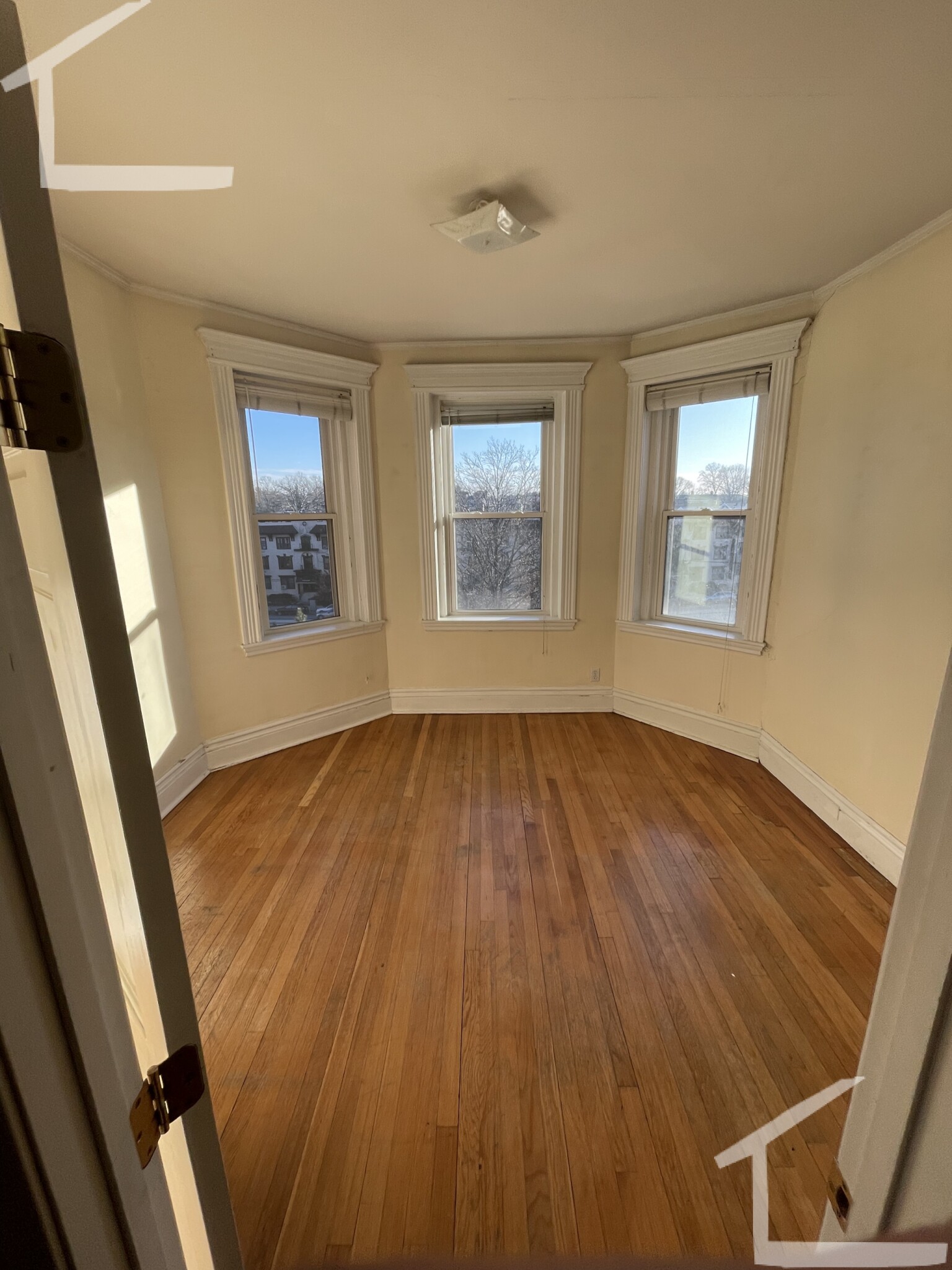 1719 Commonwealth Ave, Brighton