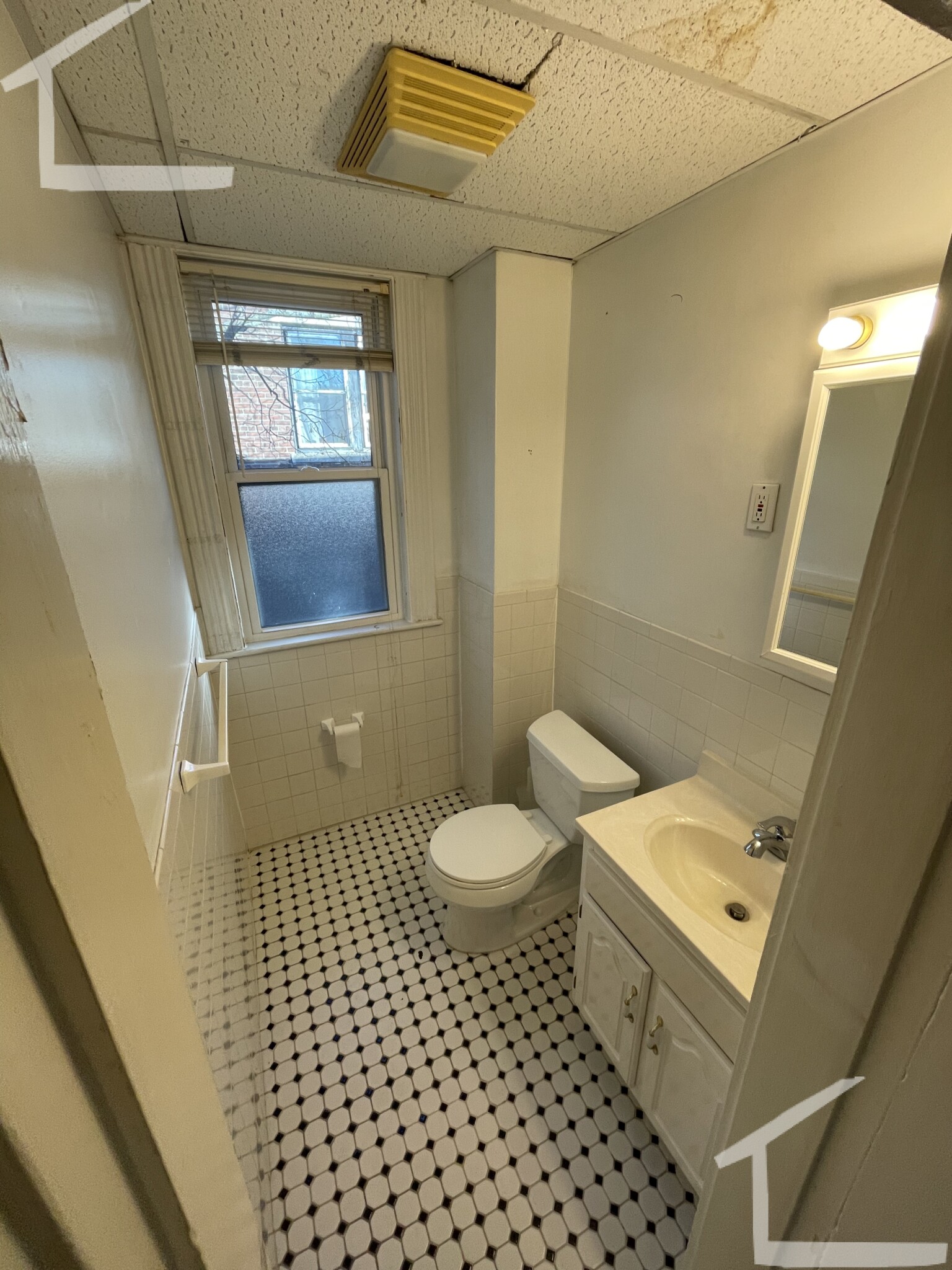 1719 Commonwealth Ave, Brighton