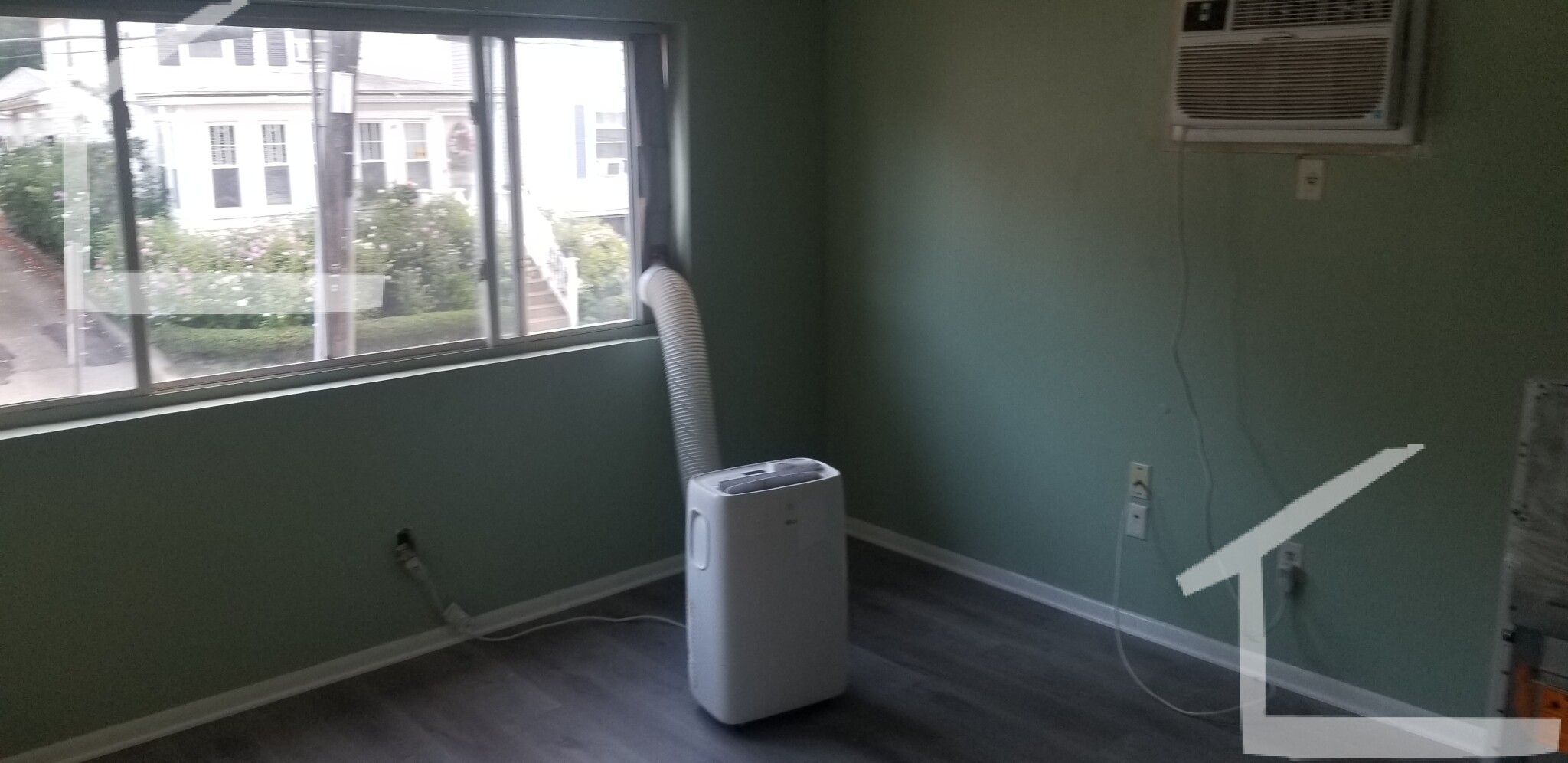 50 58 Walnut St, South Side