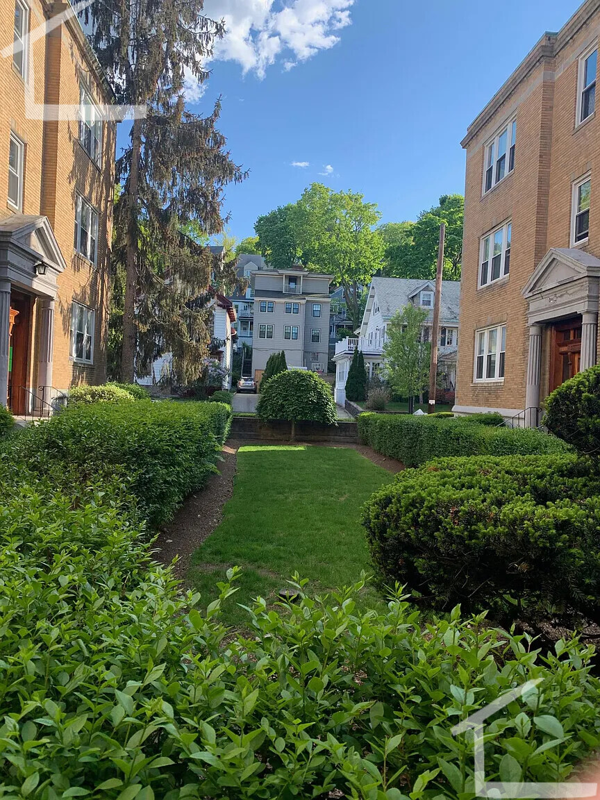 87 Winchester St, Coolidge Corner