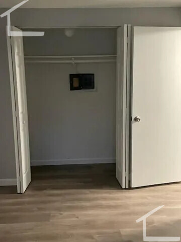 2 Old Colony Rd, Arlington