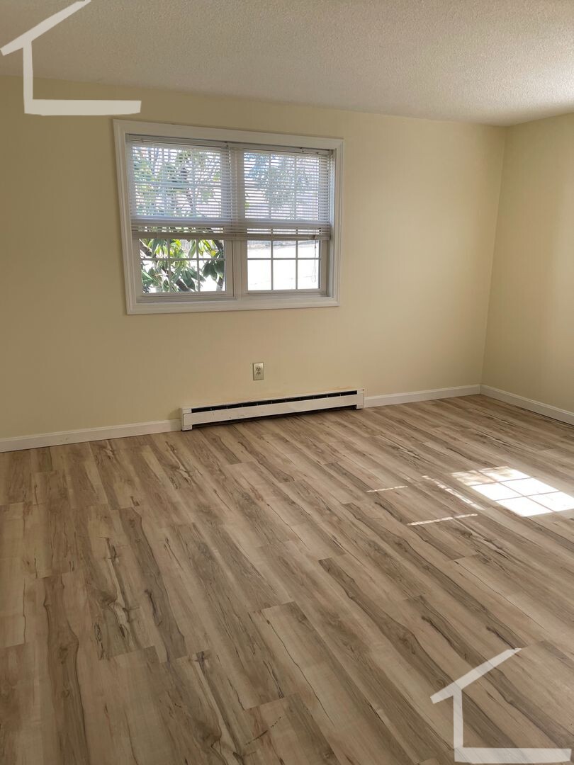 6 Old Colony Rd, Arlington