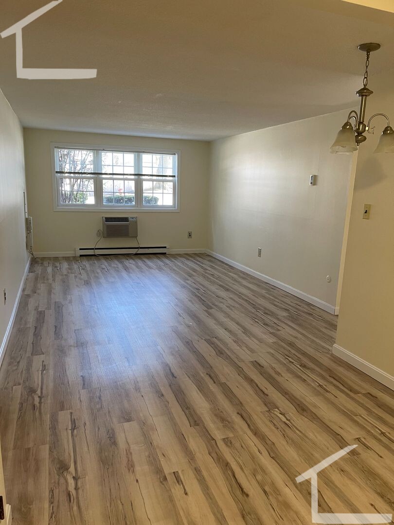 6 Old Colony Rd, Arlington