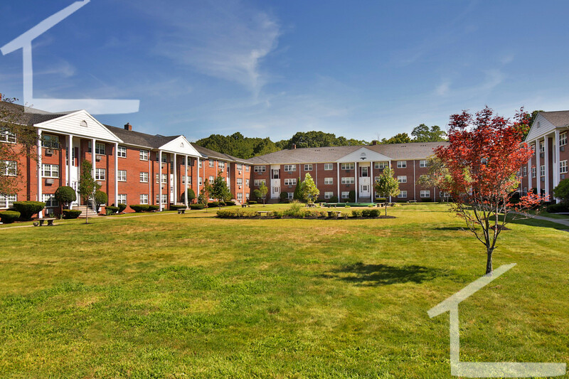 6 Old Colony Rd, Arlington