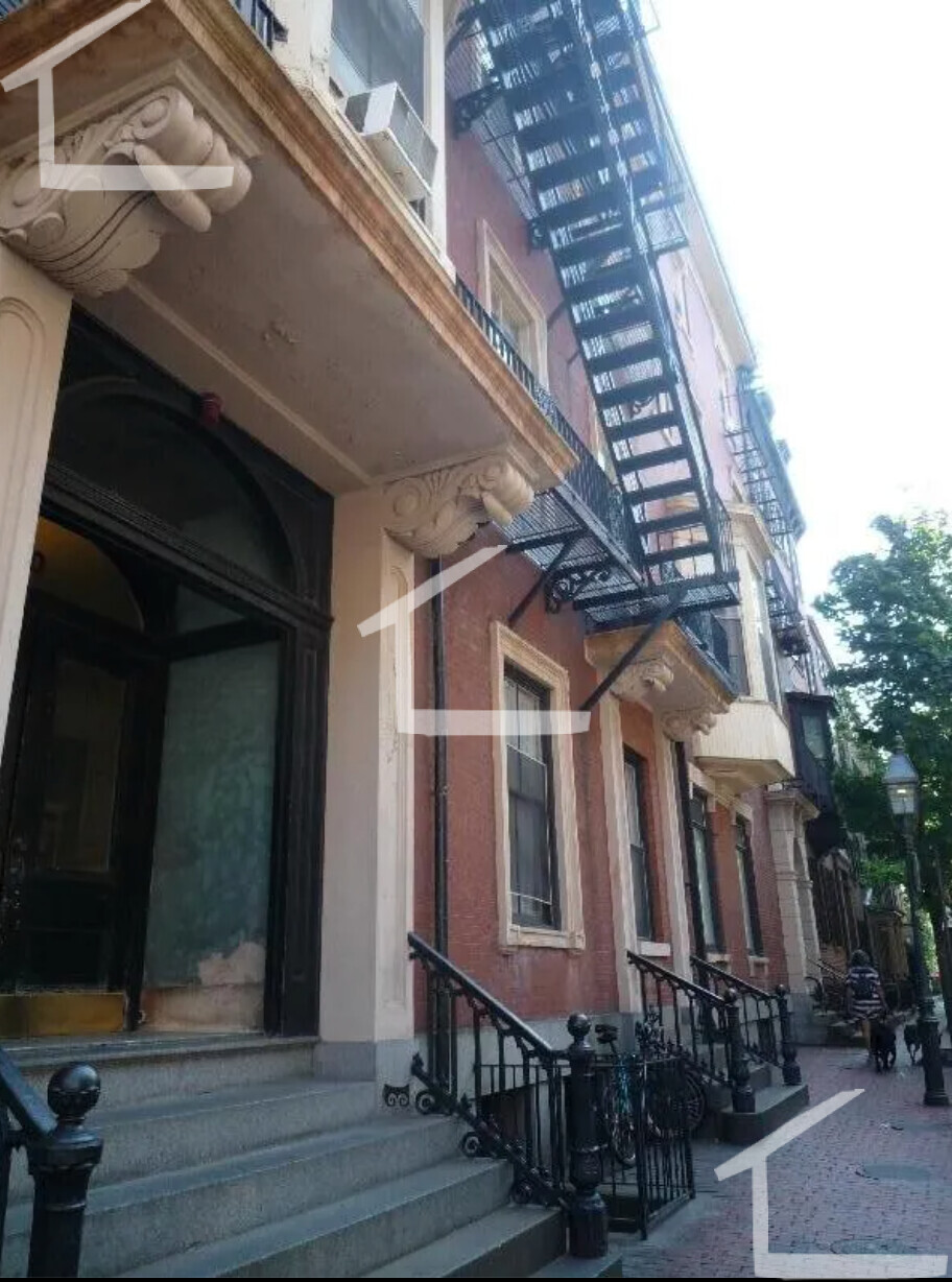 24 Mount Vernon St, Beacon Hill