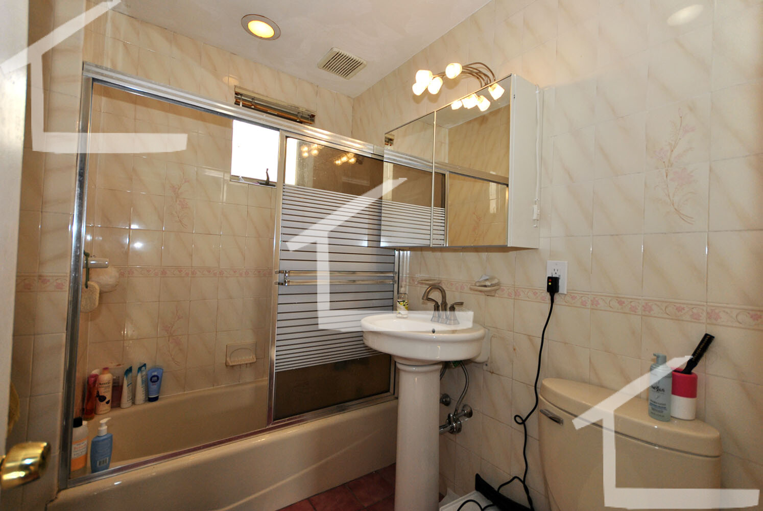 215 Saint Paul St, Coolidge Corner