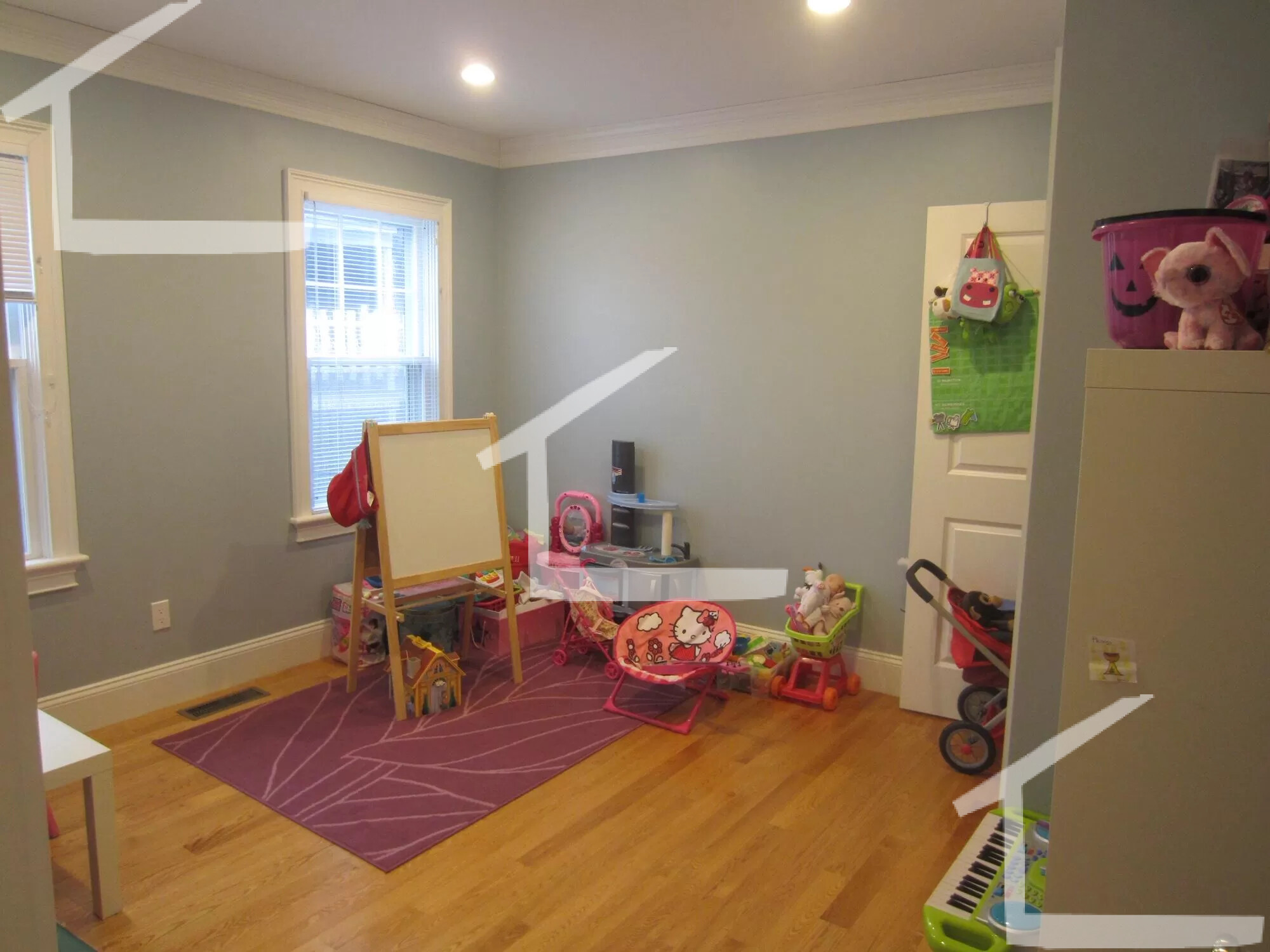 7 Acron Rd, Brookline Village