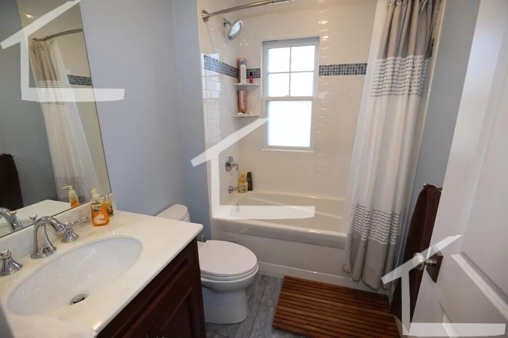 7 Acron Rd, Brookline Village