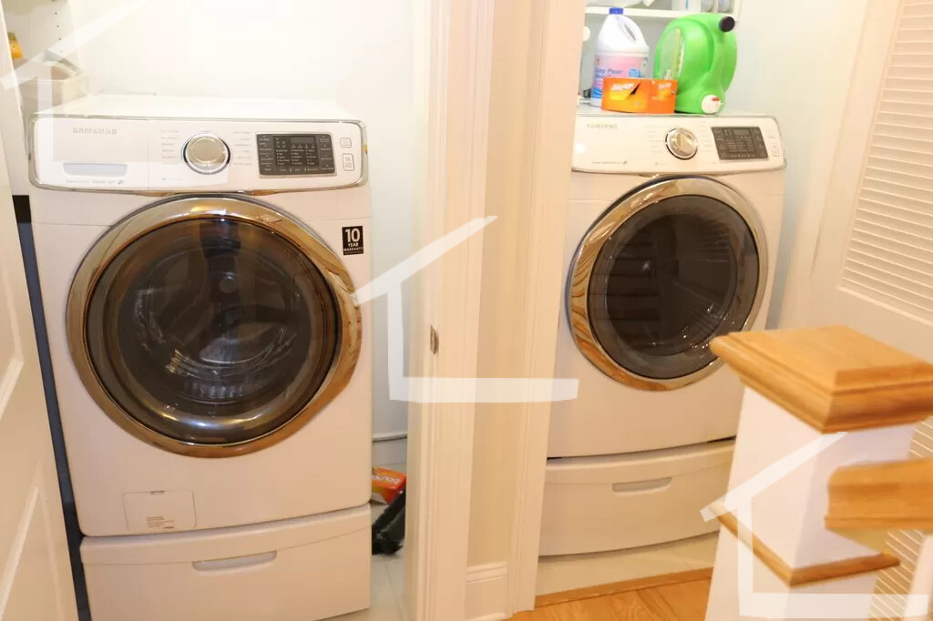 7 Acron Rd, Brookline Village