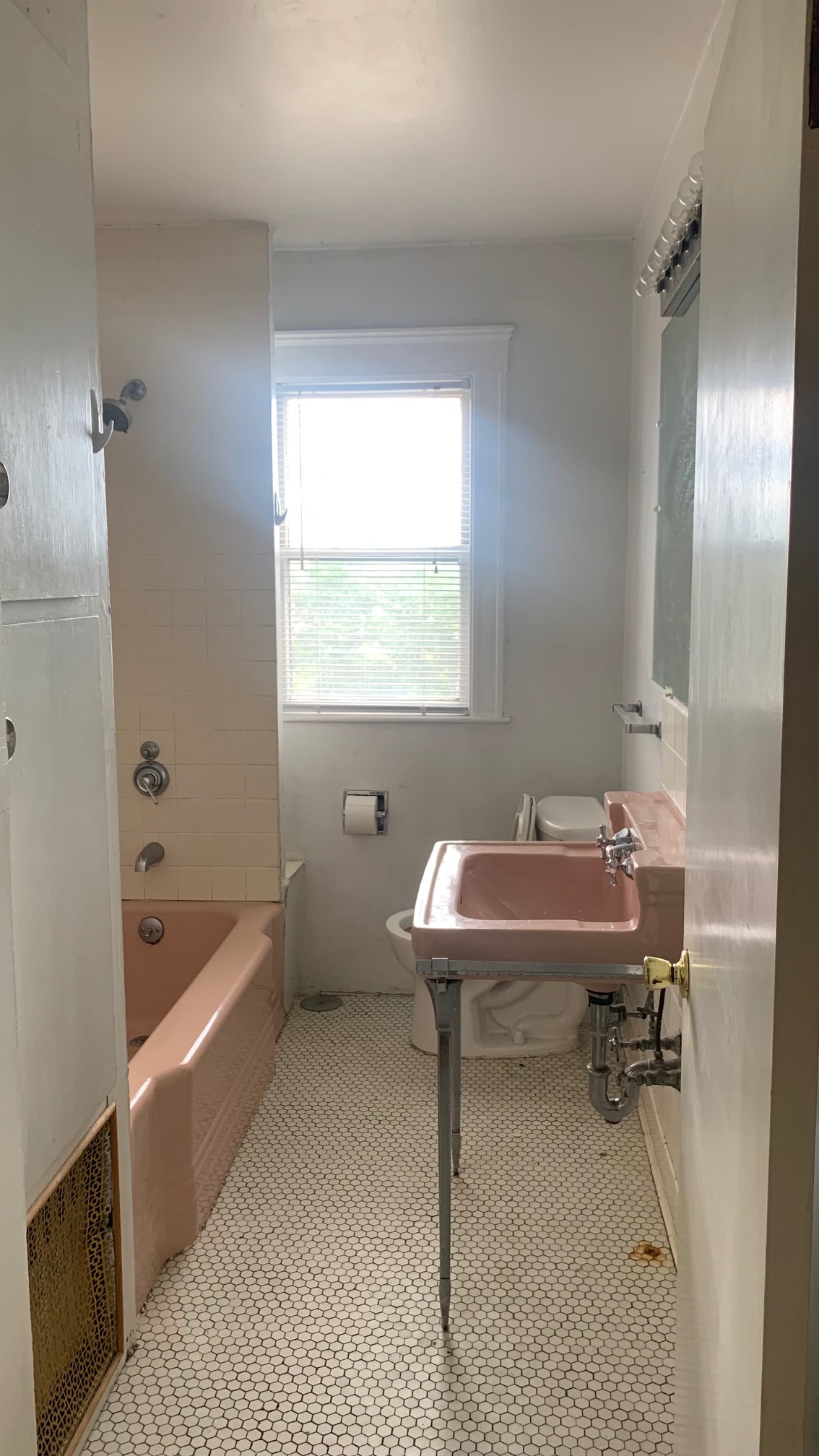 240 Bellevue St, Newton