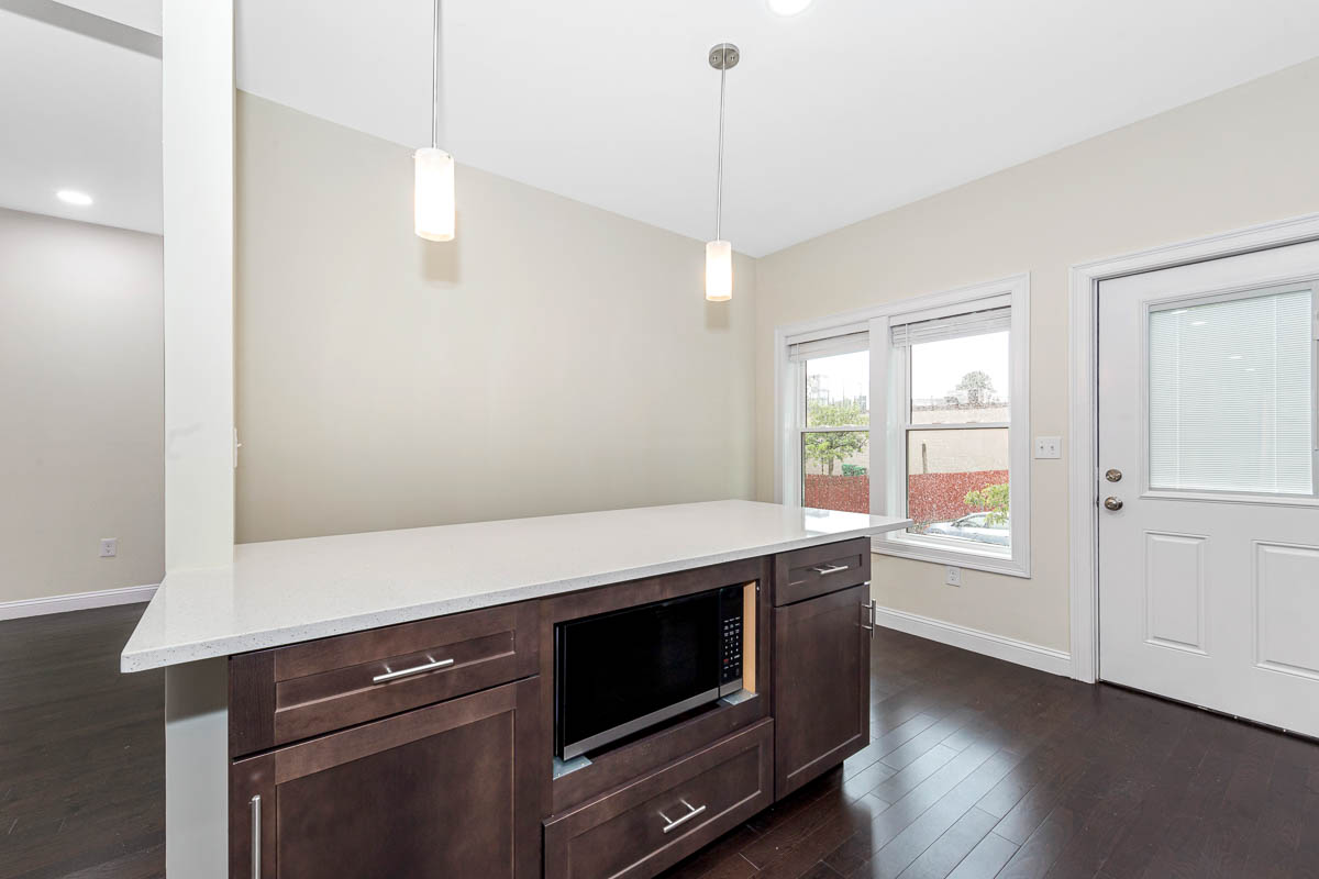 77 Winchester St, Medford