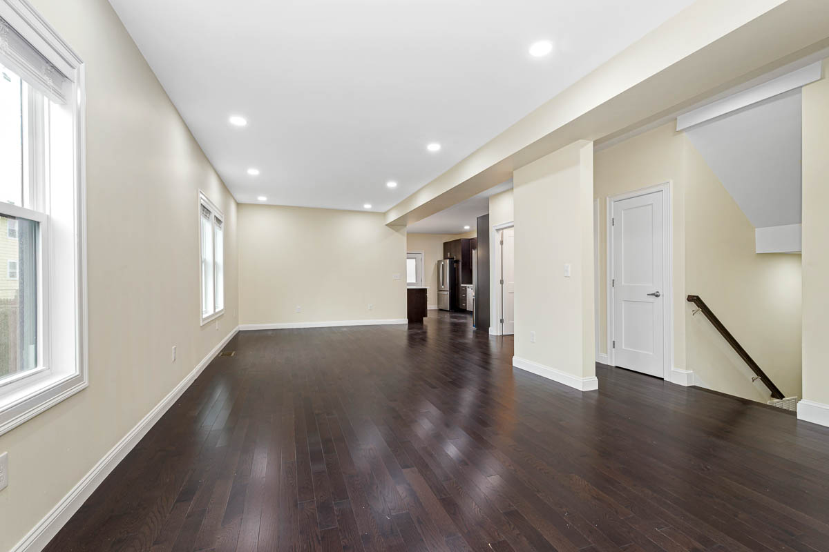 77 Winchester St, Medford