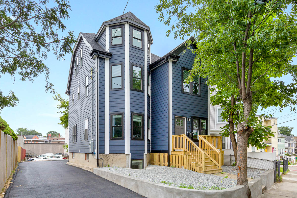 77 Winchester St, Medford