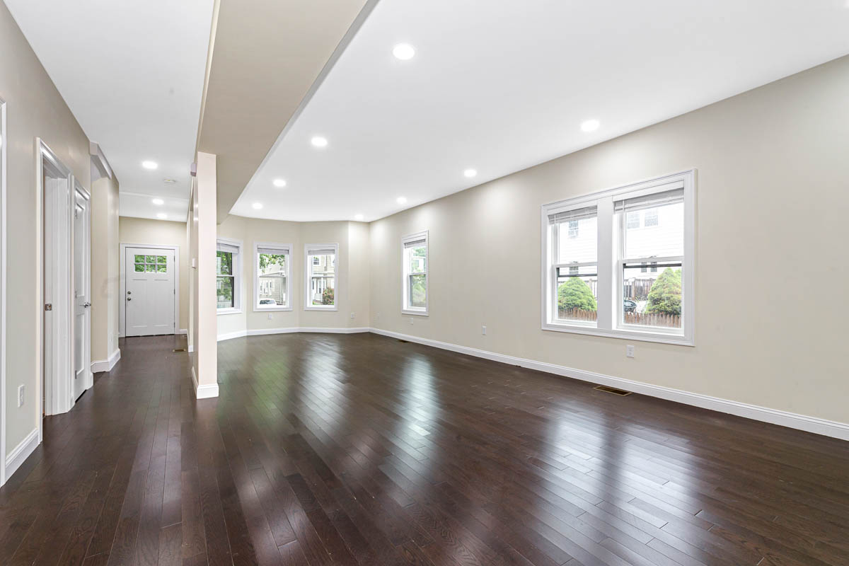 77 Winchester St, Medford