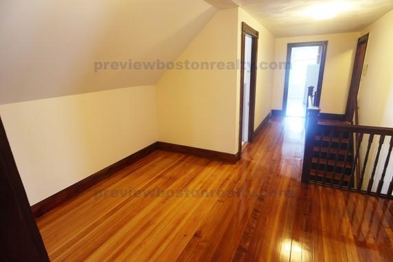 52 Brainerd Rd, Allston