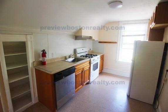 52 Brainerd Rd, Allston