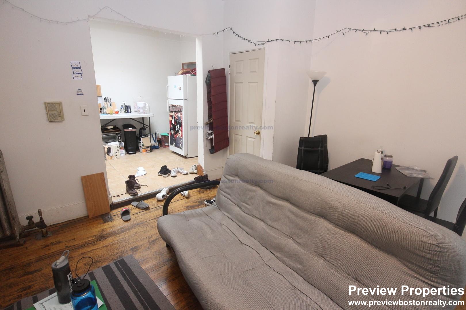 17 Aberdeen St, Fenway