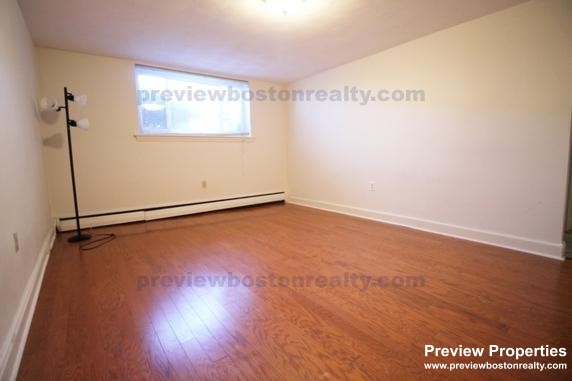 2012 Commonwealth Ave, Brighton