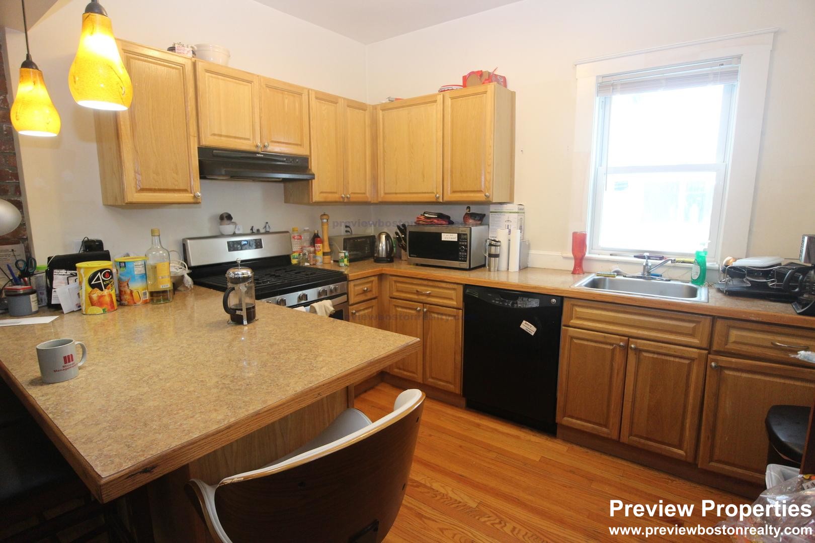 36 Brackett St, Oak Square