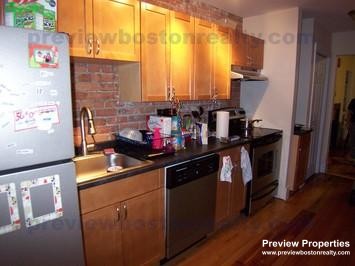 11 Aberdeen St, Fenway