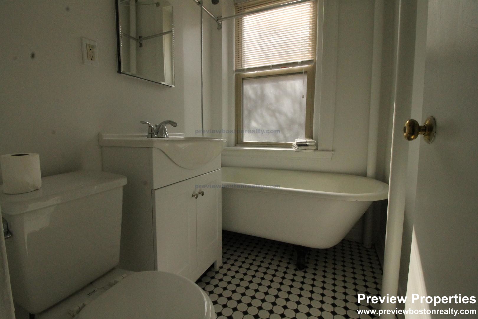 130 Brainerd Rd, Allston