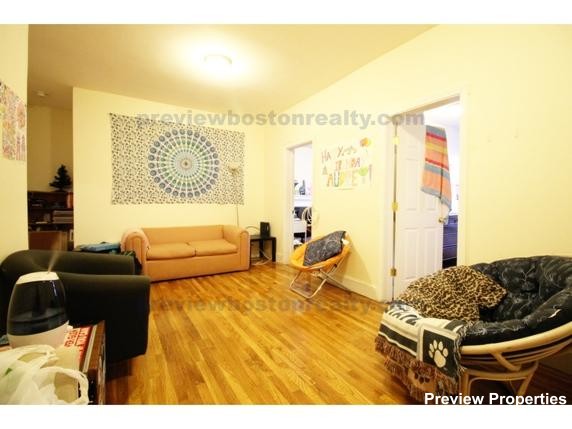 322 Saint Paul St, Brookline Village